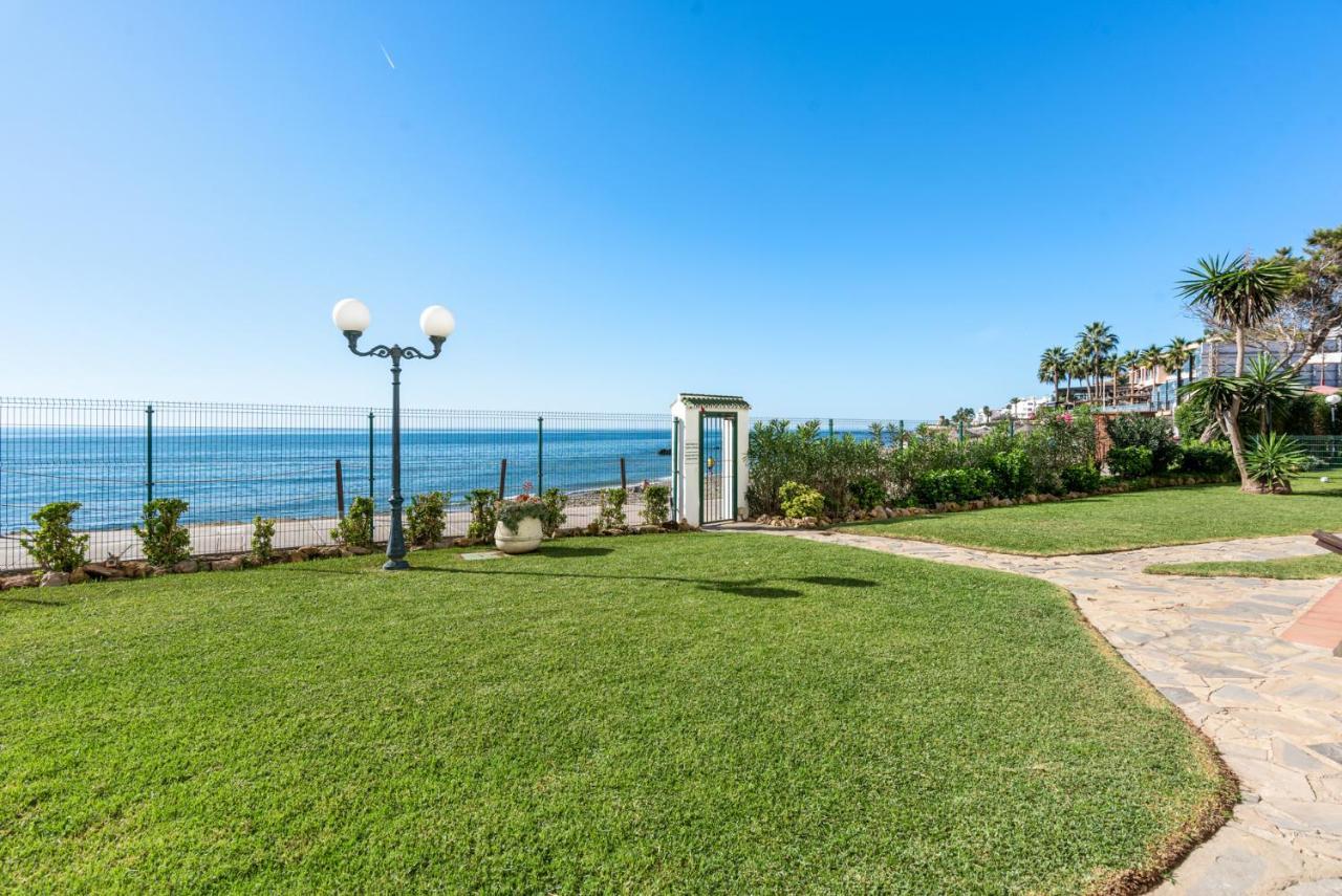 Oceanfront Mijas Apartment Exterior photo