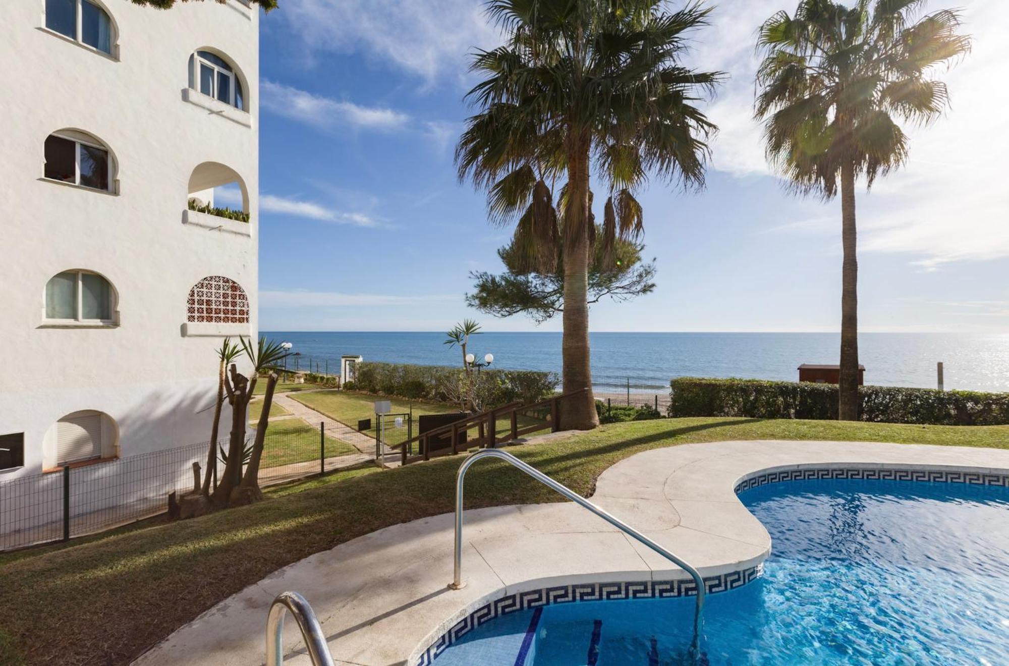 Oceanfront Mijas Apartment Exterior photo