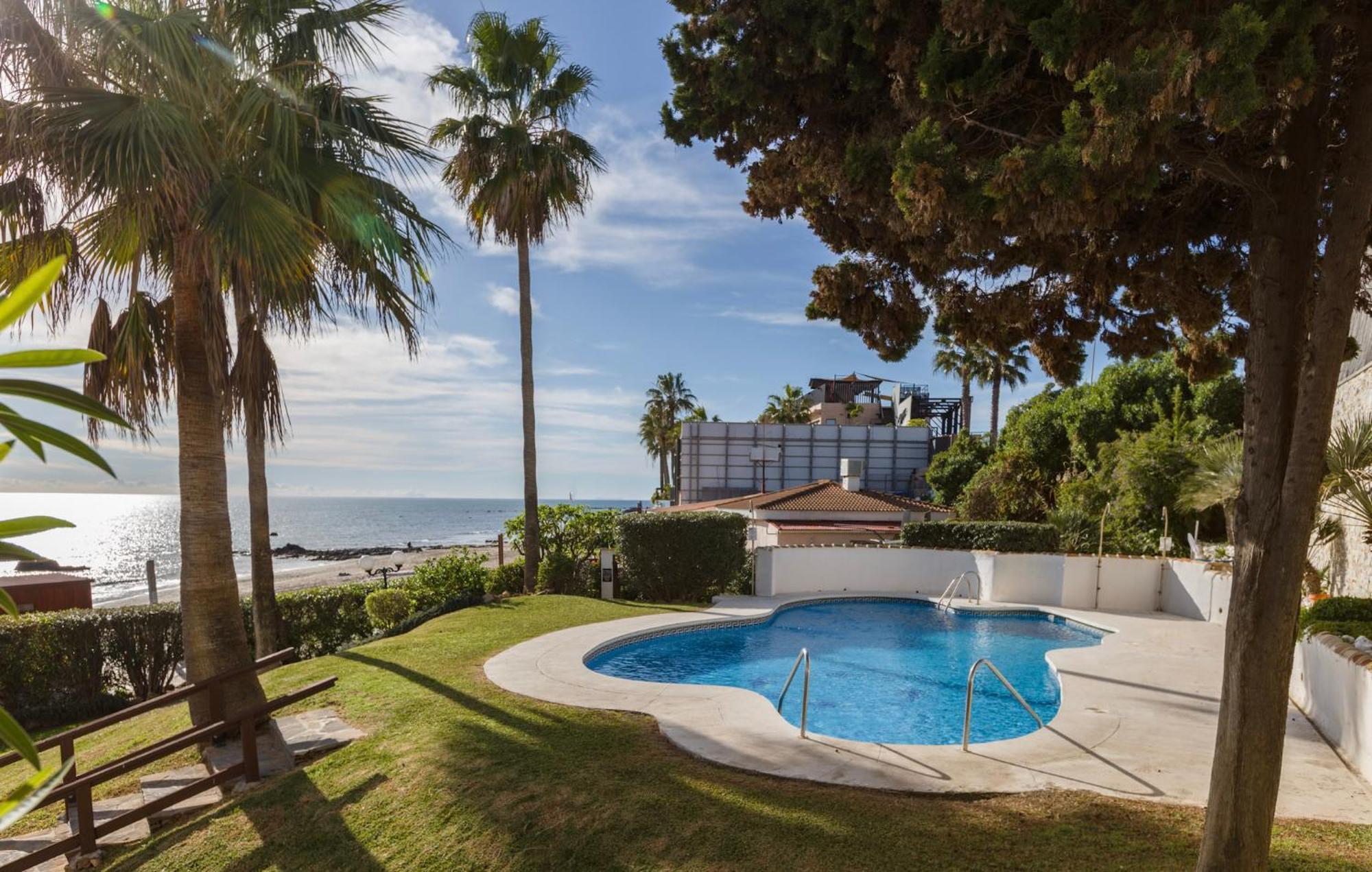 Oceanfront Mijas Apartment Exterior photo